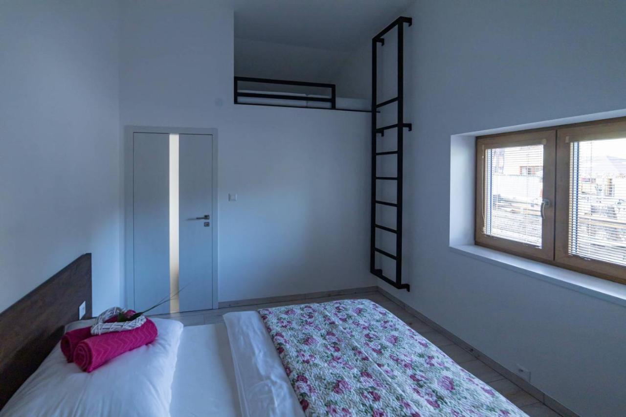 Penzion Tera U Zamku Cervena Lhota Pluhuv Zdar Dış mekan fotoğraf